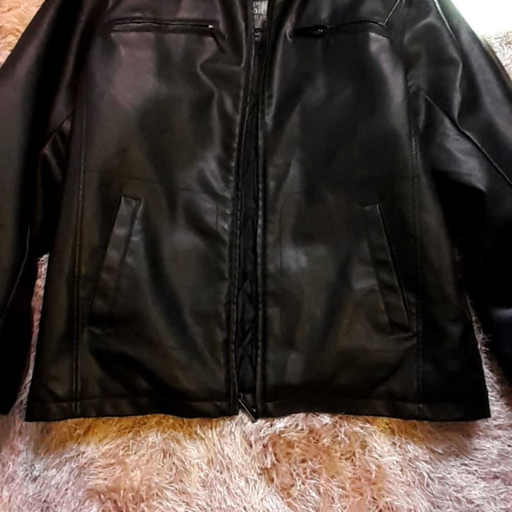 Mens Black leather jacket size large bran name Whispering Smith